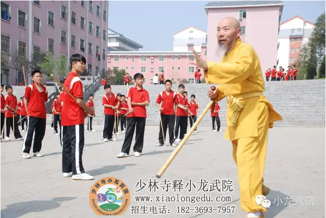 学校管理 年8月开始,小龙武院特聘少林武术界权威老拳师王宗仁,耿