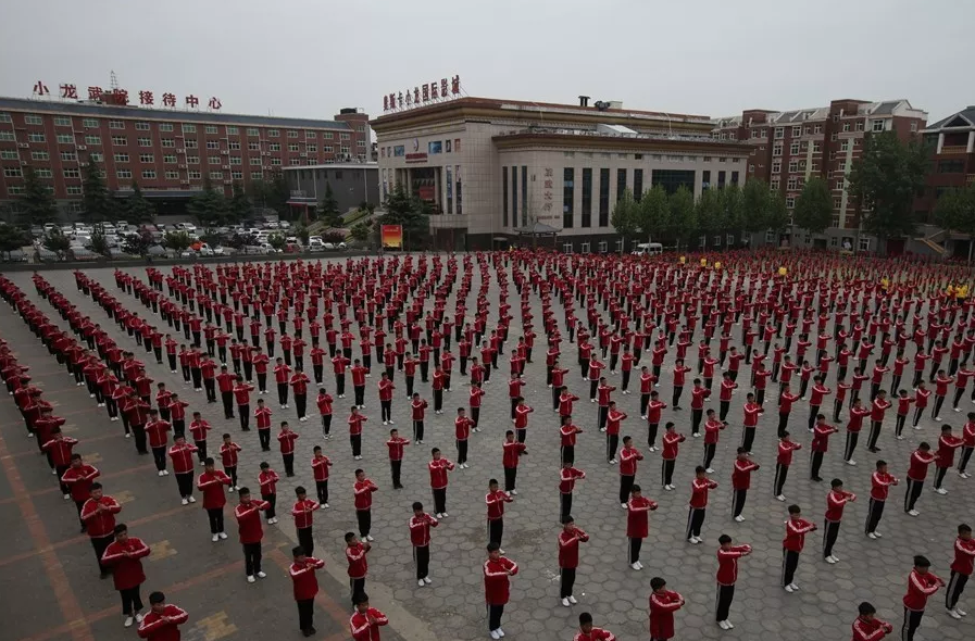 中岳嵩山少林文武学校在什么地方？河南少林武校地址?