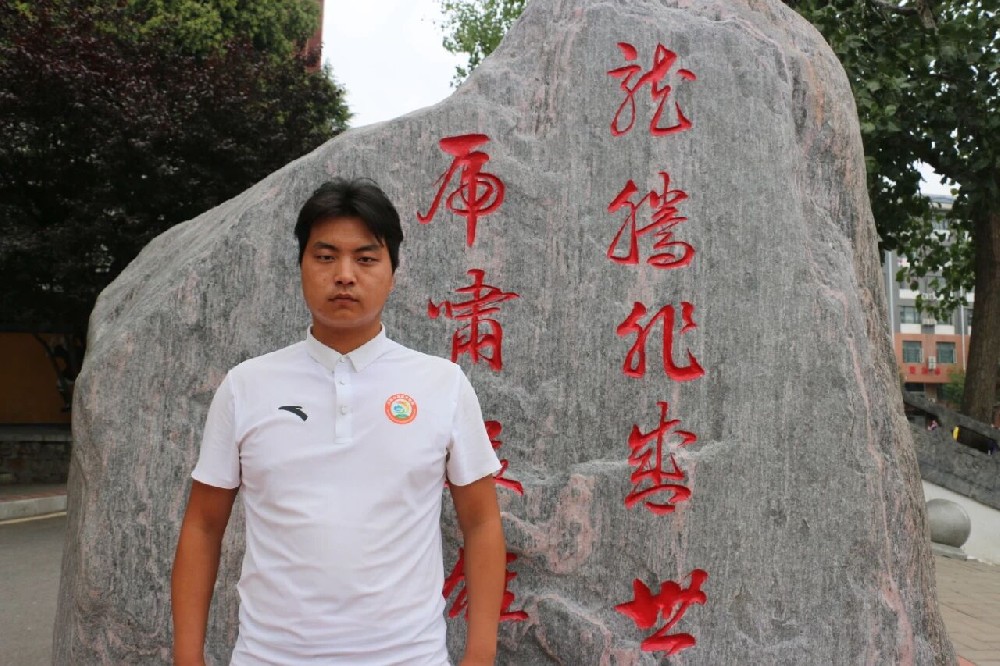 少林小龙武校全托散打二部教练王重:教“拳脚”更教做人