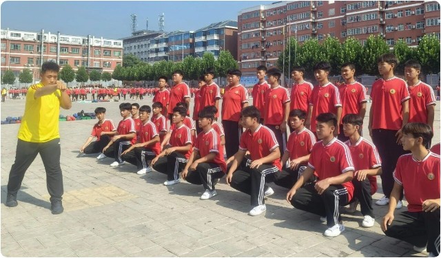 河南少林小龙武校