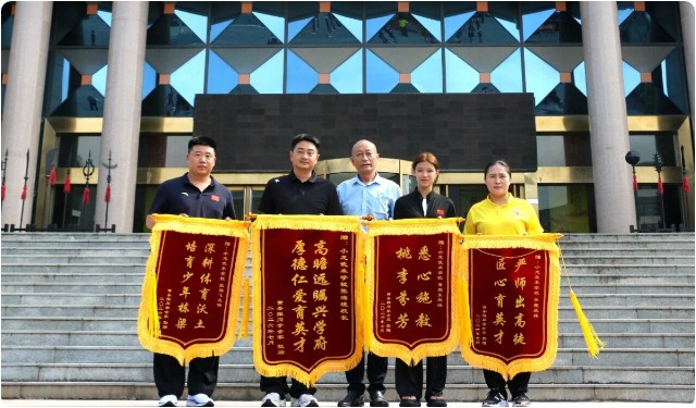 河南嵩山少林小龙武校