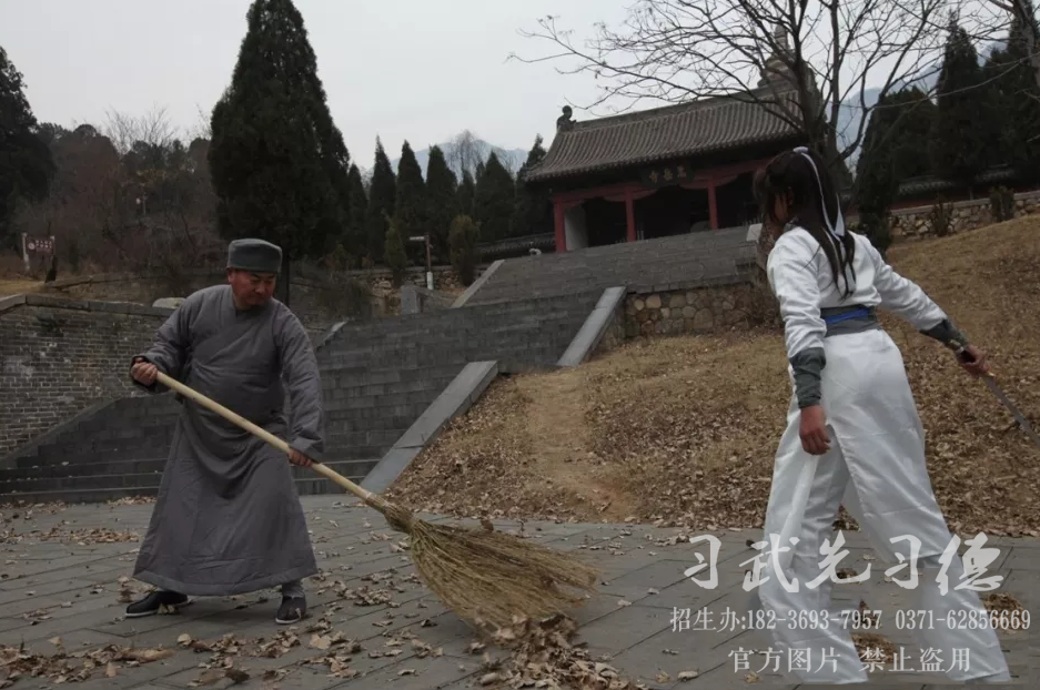 少林小龙武校微电影《禅武心3-佛心》杀青，男一号董事长陈同山幻化为“扫地僧”