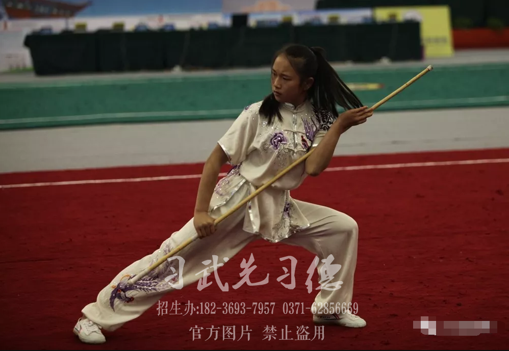 女孩子可以去河南少林小龙武校吗