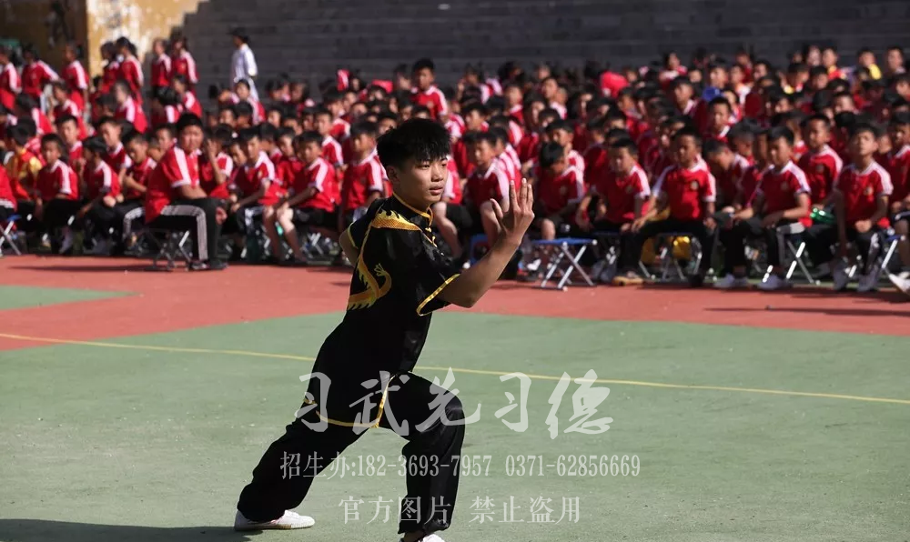 嵩山少林释小龙武校_少林文武学校